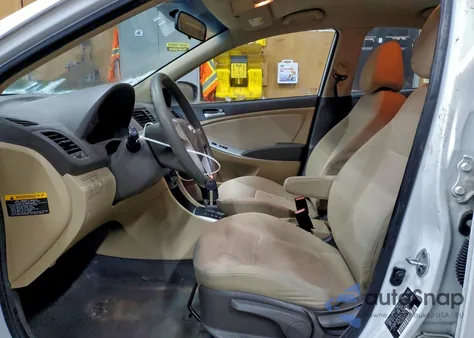 2013 Hyundai Accent Gls z USA, uszkodzony, nr VIN KMHCT4AE4DU452937